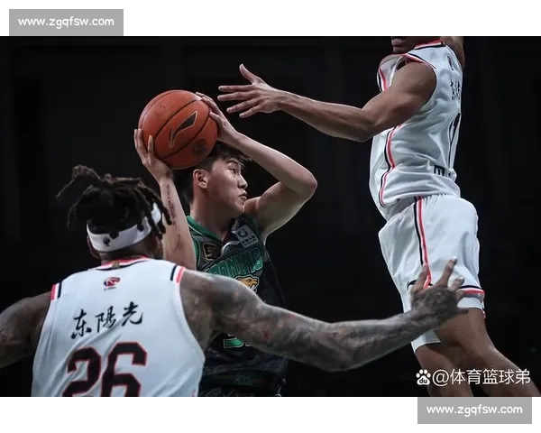 中国篮球比赛直播在线全程跟踪精彩瞬间实时更新